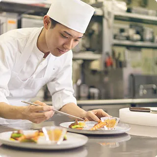 画像:男性が勤務する様子
